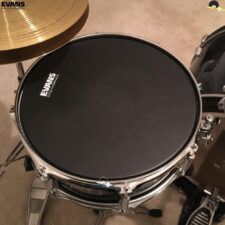 Pele para caixa/surdo 14" - Evans Hydraulic UV Black Coated Filme Duplo com óleo