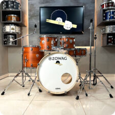 Bateria Zowag Z4 Series Dark Wood Em BIRCH - Graves PROFUNDOS com Bumbo 22" e Ferragens Inclusas