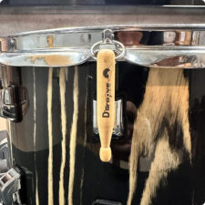 Chaveiro tipo baqueta de bateria D'Groove em madeira marfim 9cm
